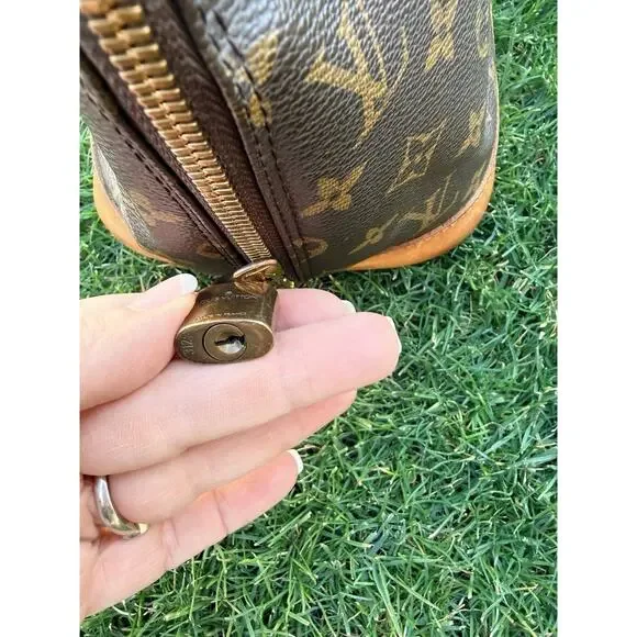 Louis Vuitton Alma Monogram Canvas Handbag Vintage Authentic Lock